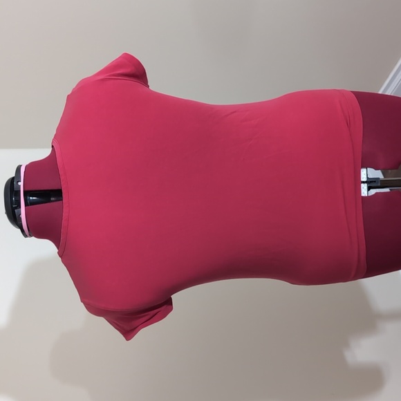 💵2/$10Bundle and Save💵Chico's| Red V-neck Short Sleeved T-shirt Cotton Spandex - Picture 3 of 12